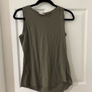 Women’s army green tank top. Size M. Lightly worn no damage.